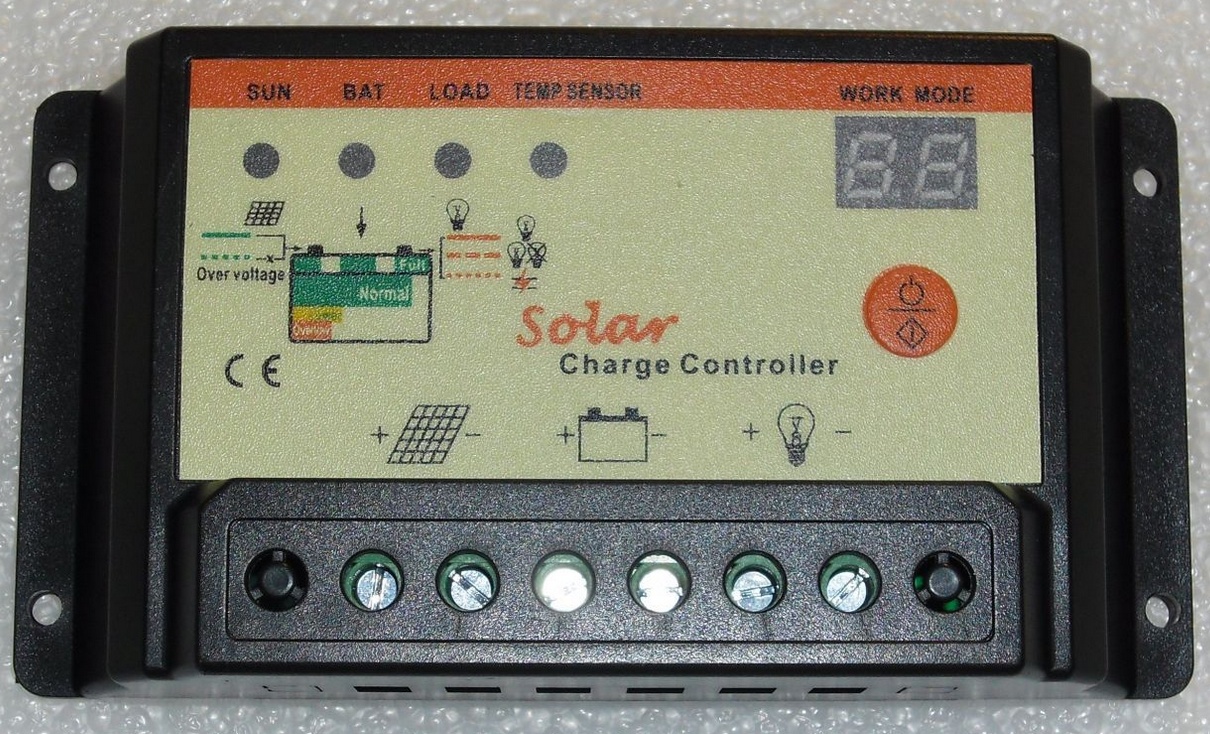 Контроллер заряда аккумуляторной батареи от солнечной панели на 20 Ампер